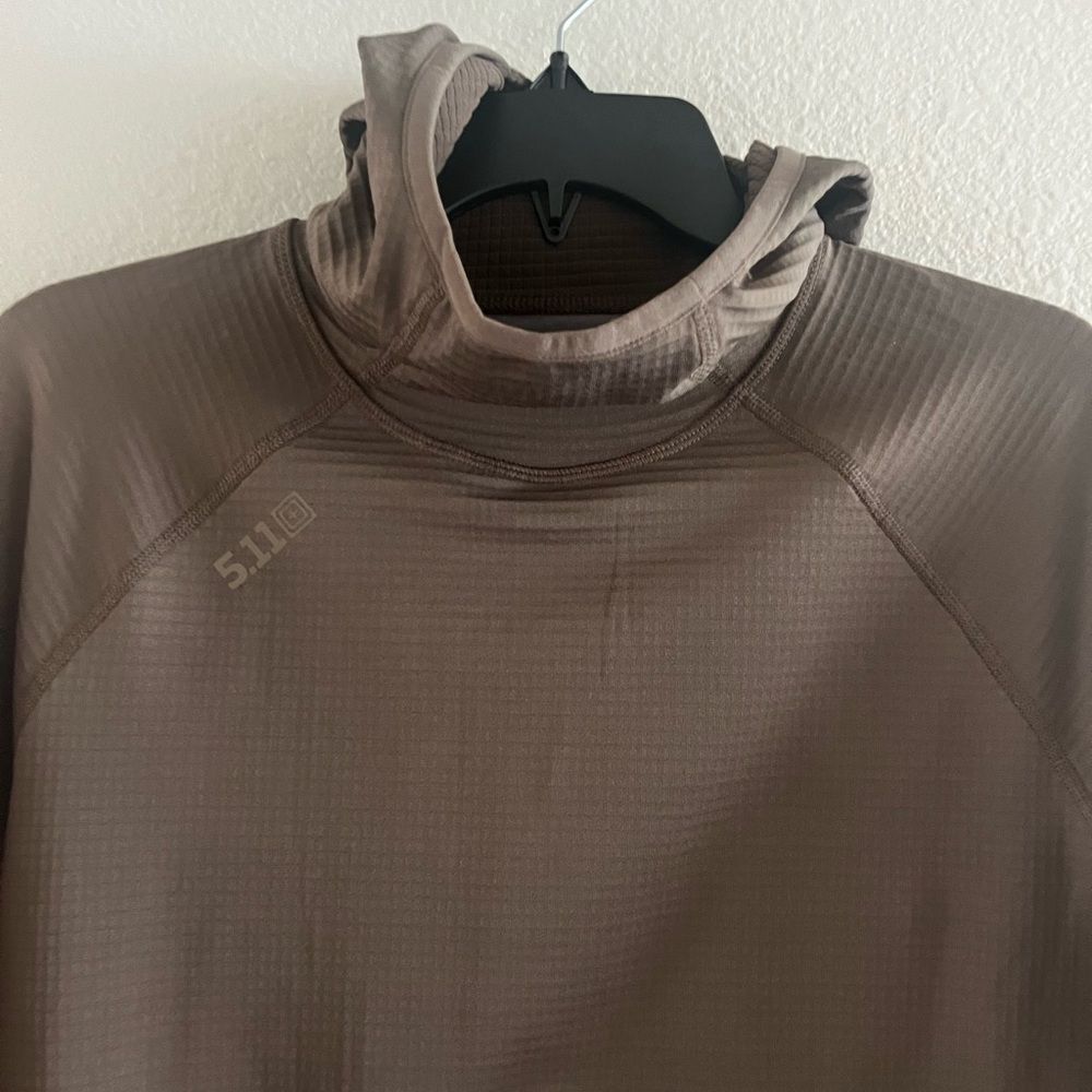 NEW 5.11 Tactical Men's SZ Small Brown Waffle Hoodie - Picture 4 of 15